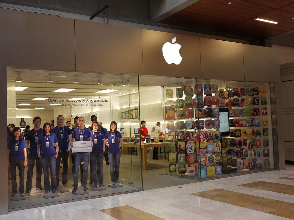 Genius Bar for Apple Watch Stuck on Logo