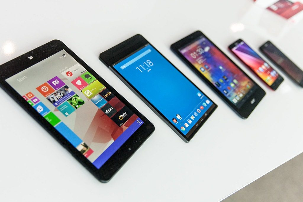  Smartphones on display 